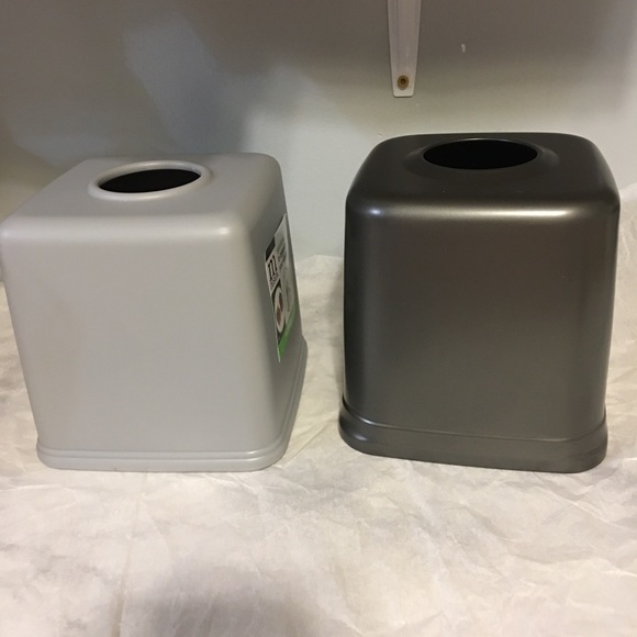 M Design 2 tissue holder 1 plastic / 1 metal - Picture 2 of 2